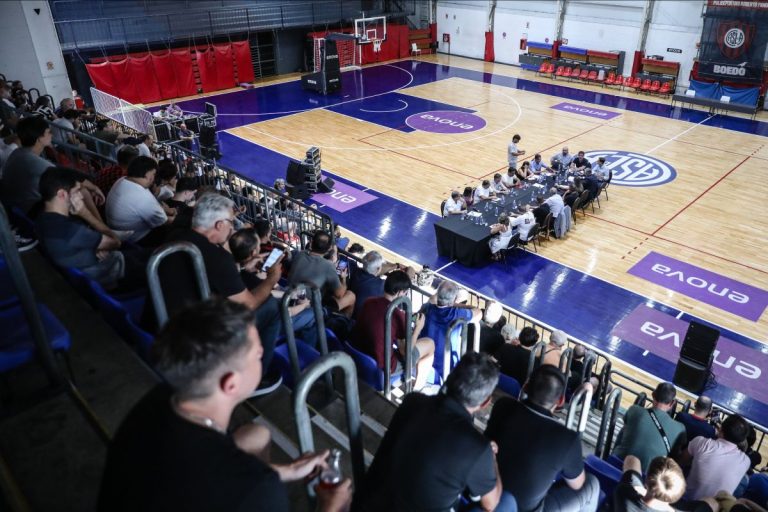 Este lunes a las 18 horas, se realizará una reunión de Comisión Directiva abierta en el Pando. Los socios y socias que deseen asistir ya pueden inscribirse en adn.sanlorenzo..com.ar