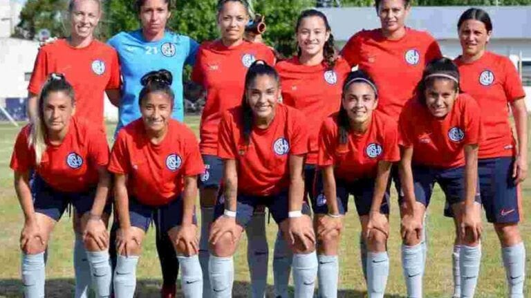 Primer equipo femenino de CASLA