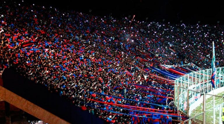San Lorenzo de Almagro hinchada